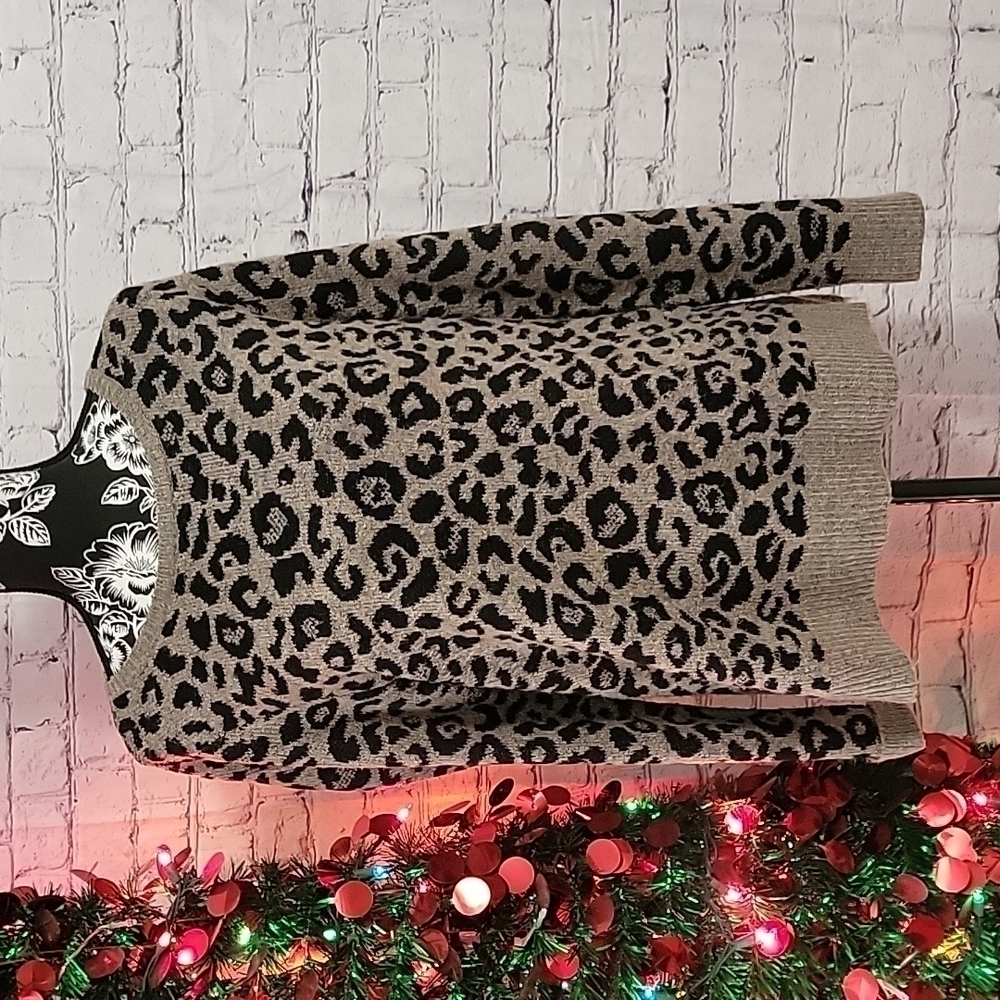 𝅺liz Claiborne sweater